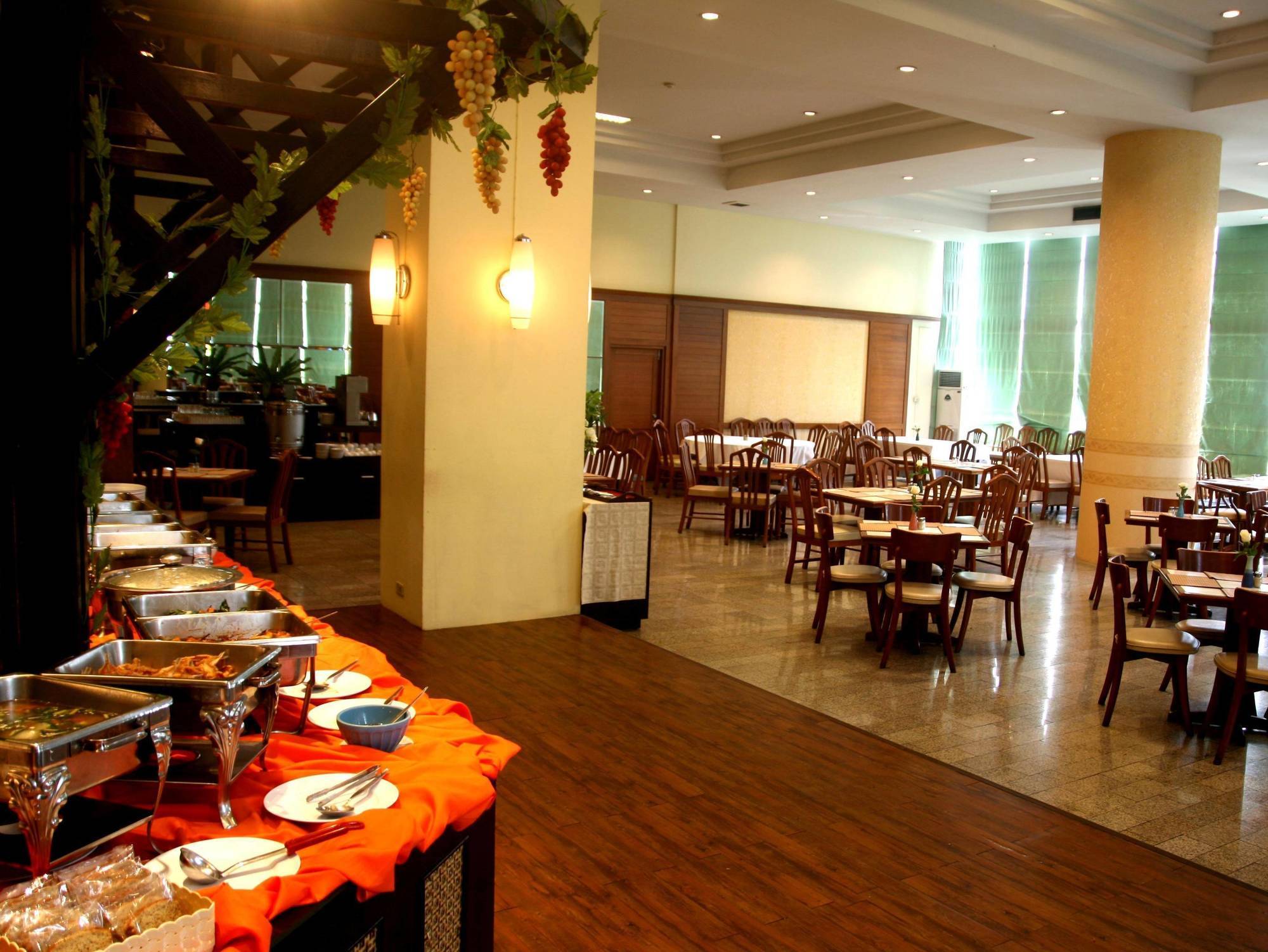 Royal Lanna Hotel Chiang Mai Exterior photo